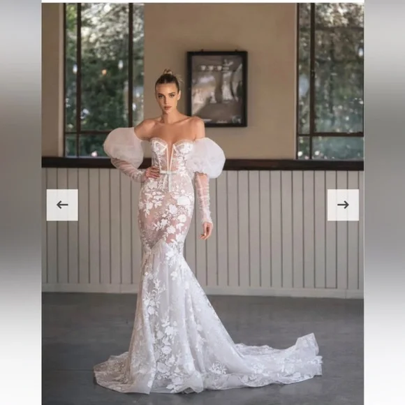 Berta wedding dress with detachable sleeves - Picture 2 of 3